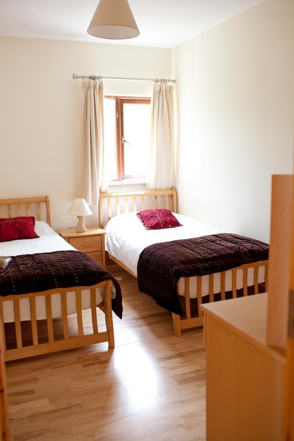 Castle Quay Villa Ballinadee Esterno foto