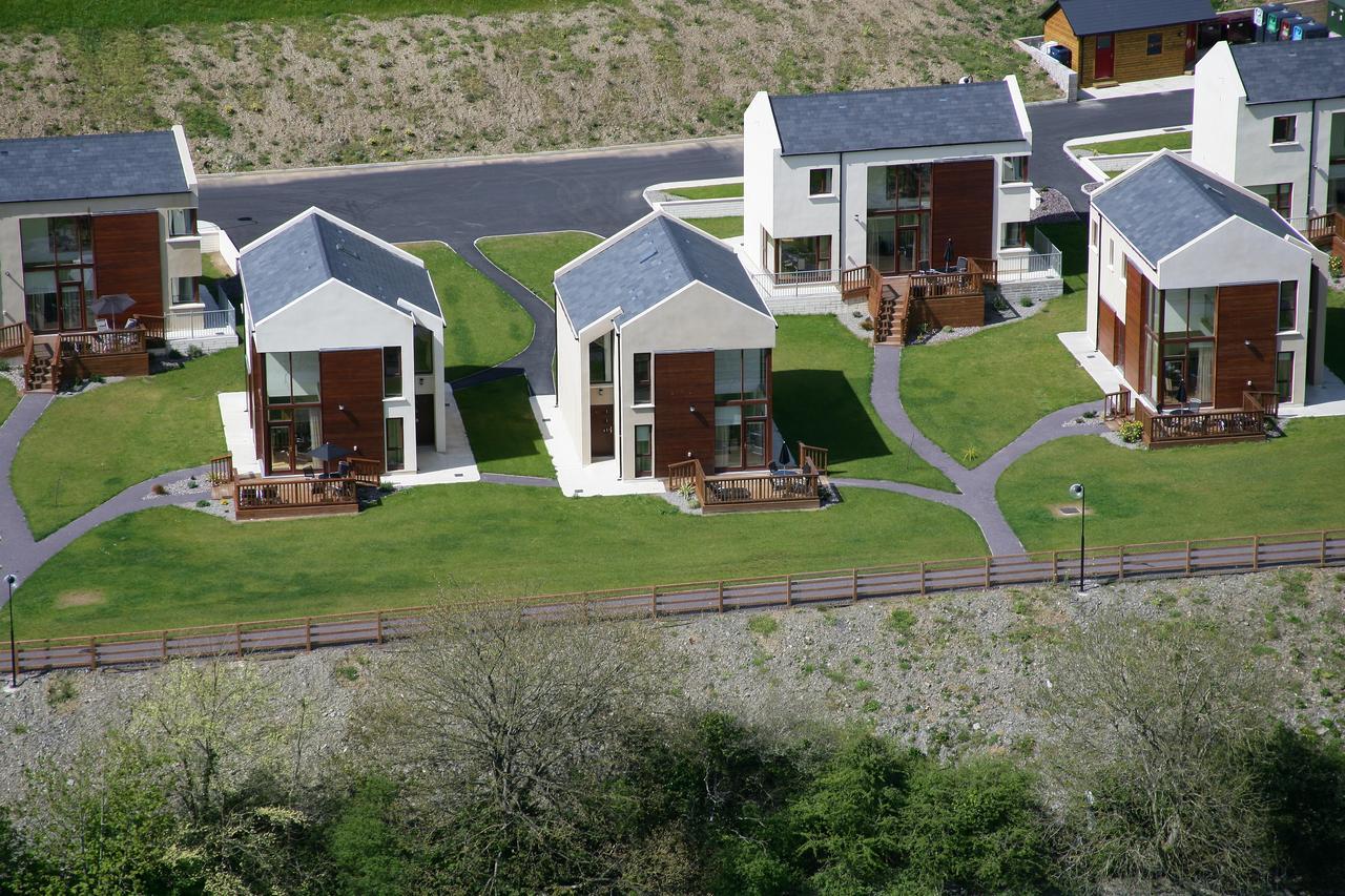 Castle Quay Villa Ballinadee Esterno foto